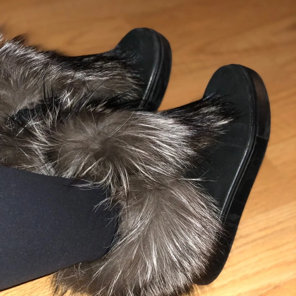 Boots - Picture 2 of 4